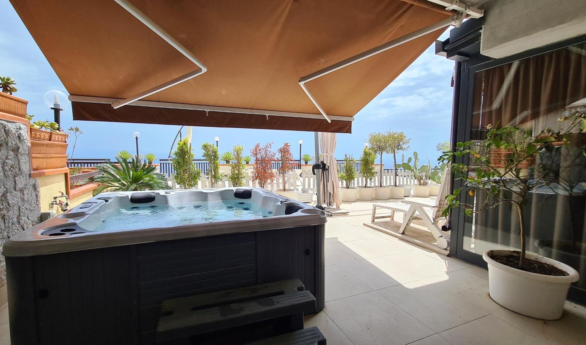 شقة Maison De Charme Taormina With Private Jacuzzi المظهر الخارجي الصورة